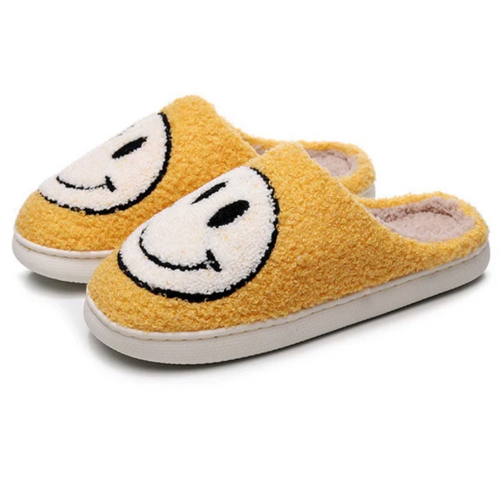The Cloudies Smiley Face Slippers Yellow & White Smiley Face New 39 Sz 7.5 / 8